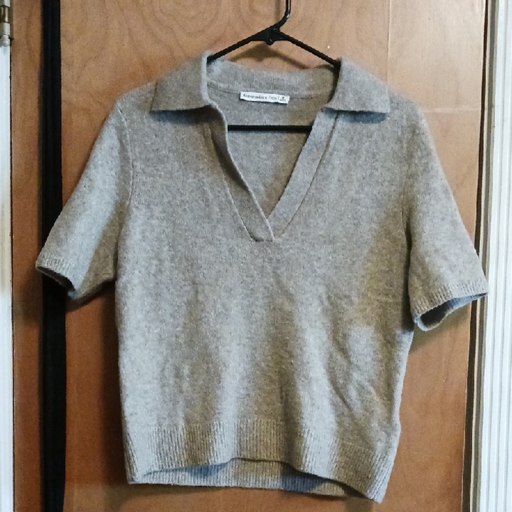 Abercrombie & Fitch Sweater